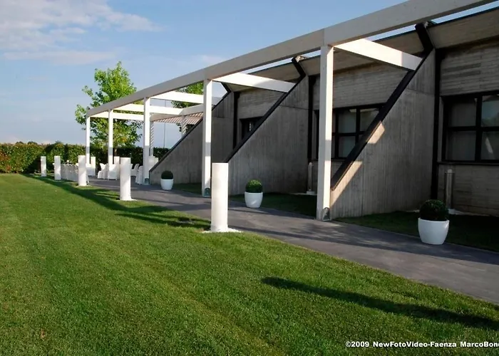 فندق Cavallino فينْتْسا